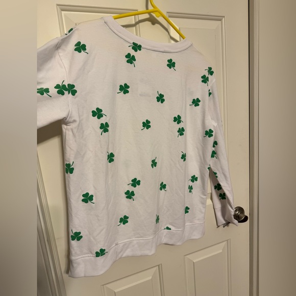 Jane + Delancey St.Patricks Day White Crew Neck Sweatshirt w/ Green Clover Sz M - Picture 4 of 11